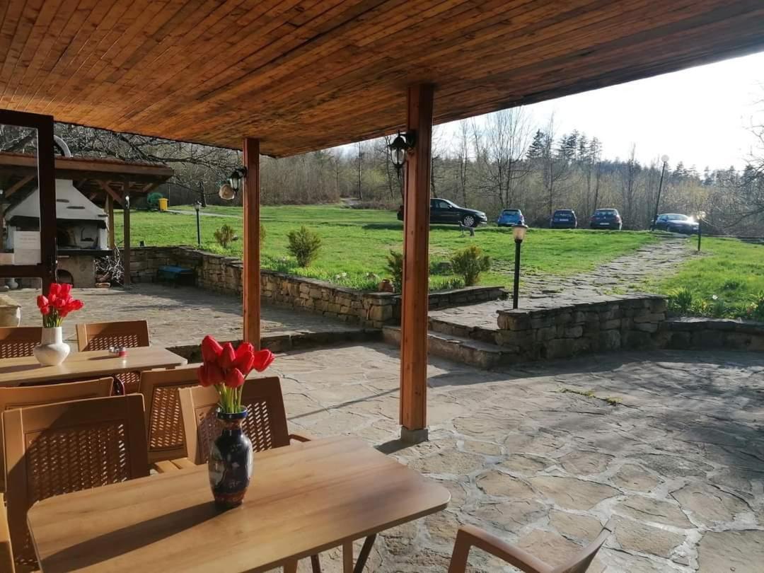 Hôtel Чичо Томовата Колиба à Tryavna Extérieur photo